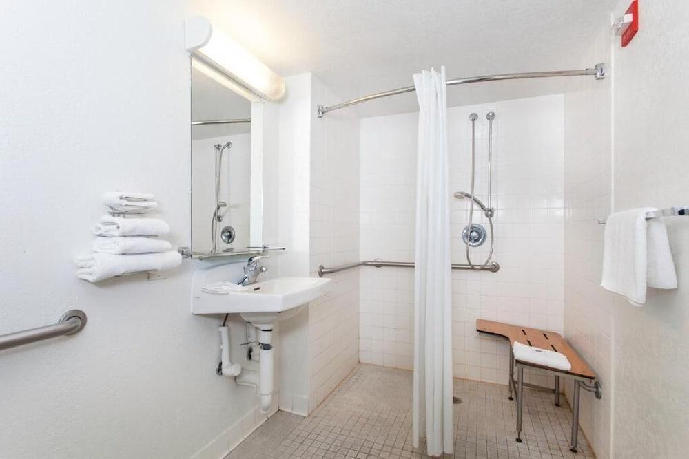 Super 8 By Wyndham 2* Turlock
